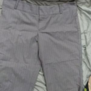 Mossimo pinstripped dress capris